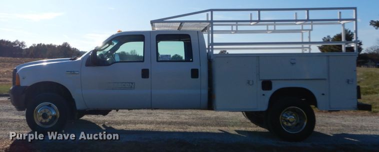 image for item DH2244 2005 Ford F350 Super Duty Crew Cab utility bed pickup truck