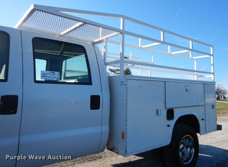 image for item DH2244 2005 Ford F350 Super Duty Crew Cab utility bed pickup truck