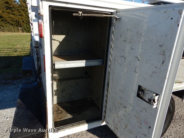 image for item DH2244 2005 Ford F350 Super Duty Crew Cab utility bed pickup truck