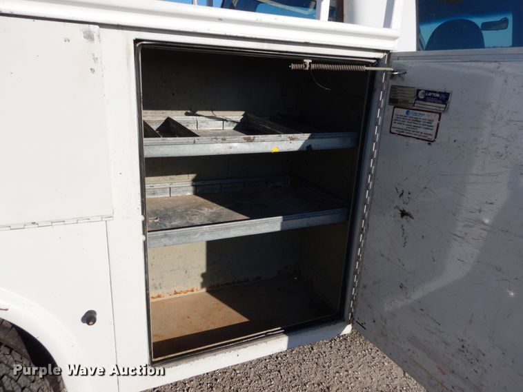 image for item DH2244 2005 Ford F350 Super Duty Crew Cab utility bed pickup truck