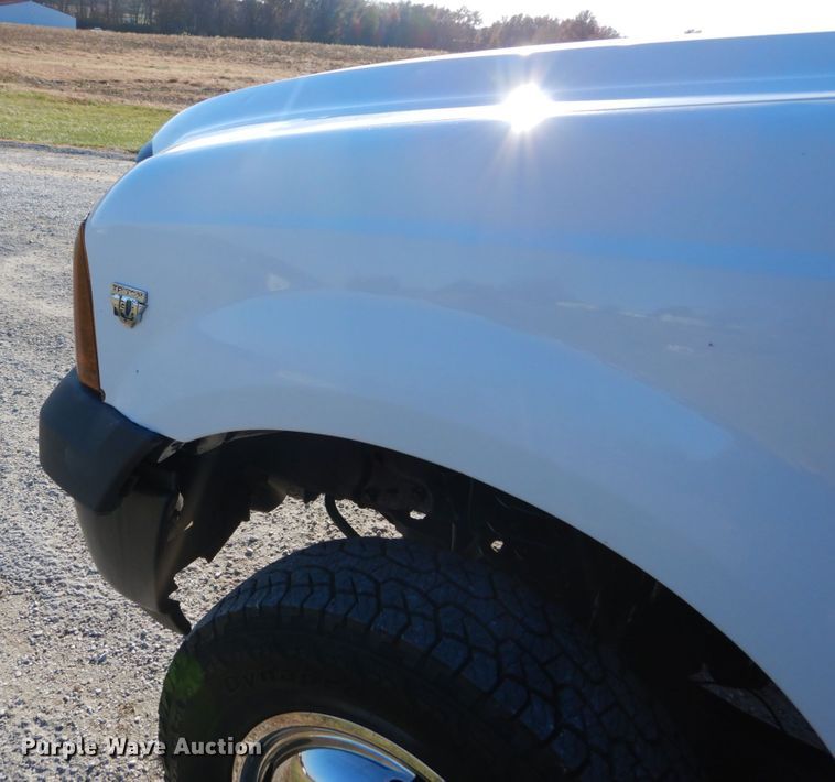 image for item DH2244 2005 Ford F350 Super Duty Crew Cab utility bed pickup truck