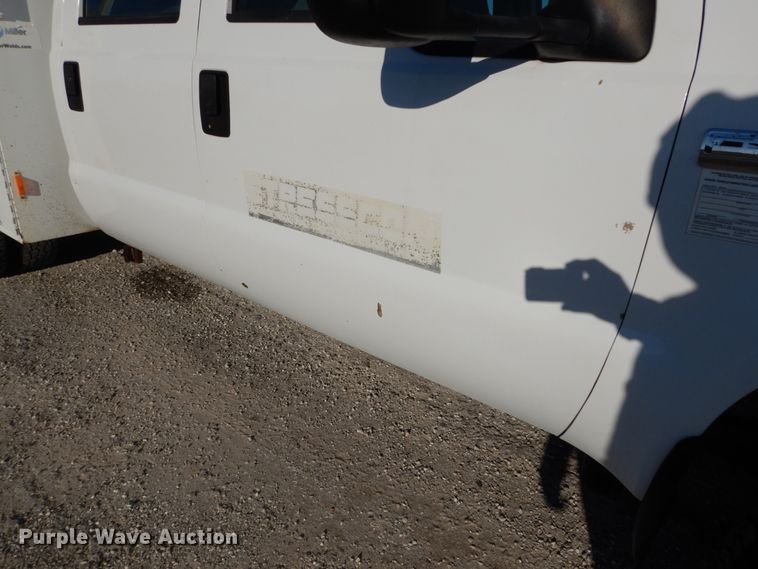 image for item DH2244 2005 Ford F350 Super Duty Crew Cab utility bed pickup truck