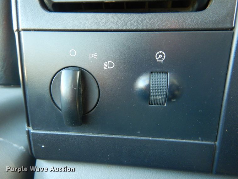 image for item DH2244 2005 Ford F350 Super Duty Crew Cab utility bed pickup truck