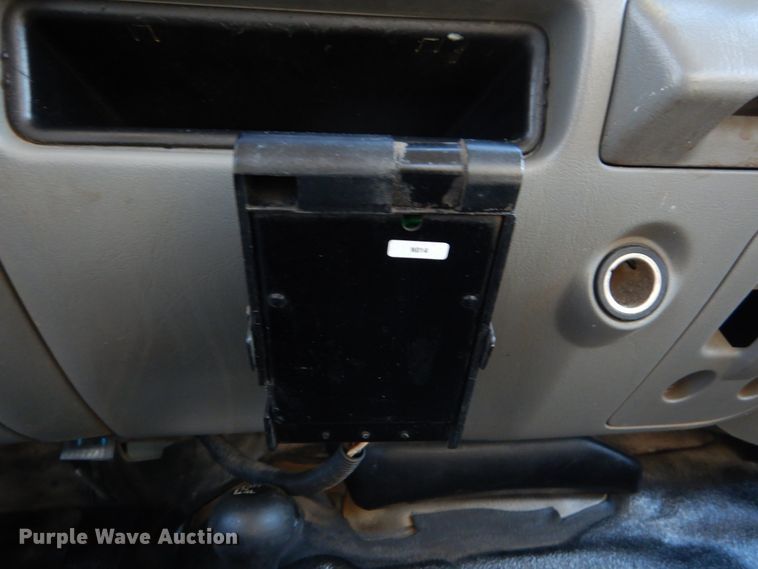 image for item DH2244 2005 Ford F350 Super Duty Crew Cab utility bed pickup truck