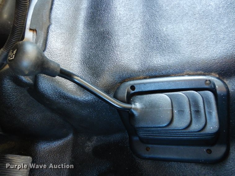 image for item DH2244 2005 Ford F350 Super Duty Crew Cab utility bed pickup truck