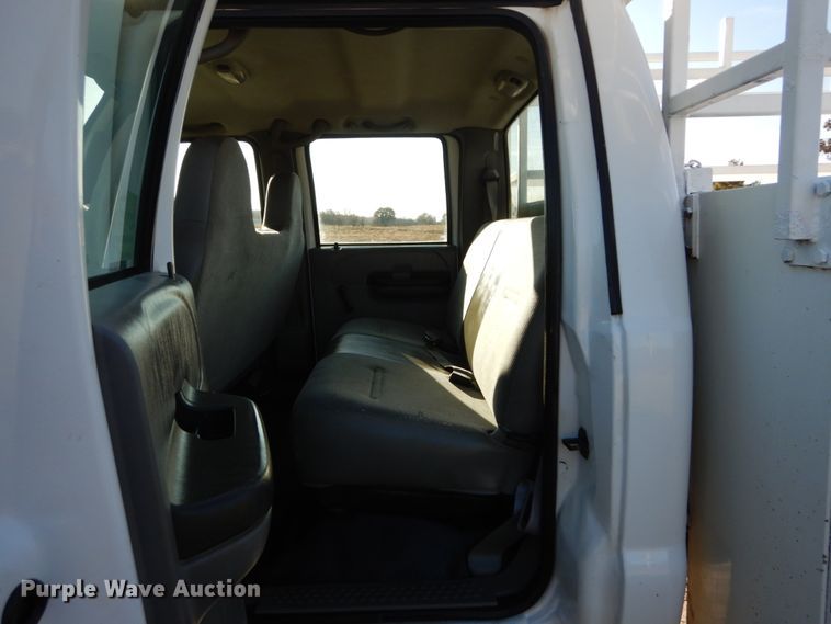 image for item DH2244 2005 Ford F350 Super Duty Crew Cab utility bed pickup truck