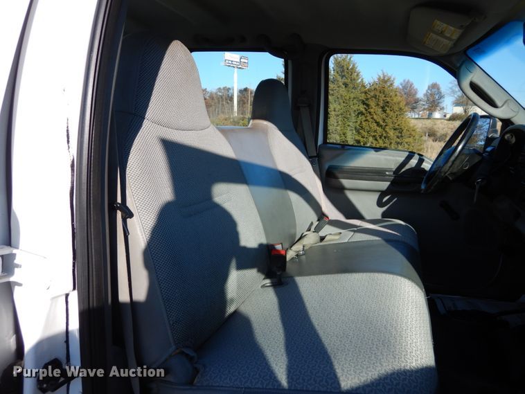 image for item DH2244 2005 Ford F350 Super Duty Crew Cab utility bed pickup truck