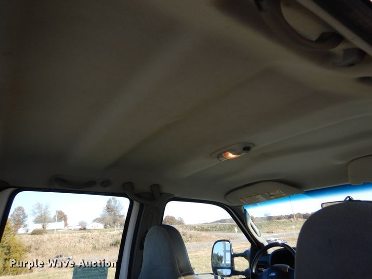 image for item DH2244 2005 Ford F350 Super Duty Crew Cab utility bed pickup truck