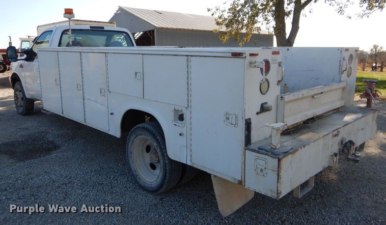 image for item DH2688 2002 Ford F550 Super Duty utility bed truck