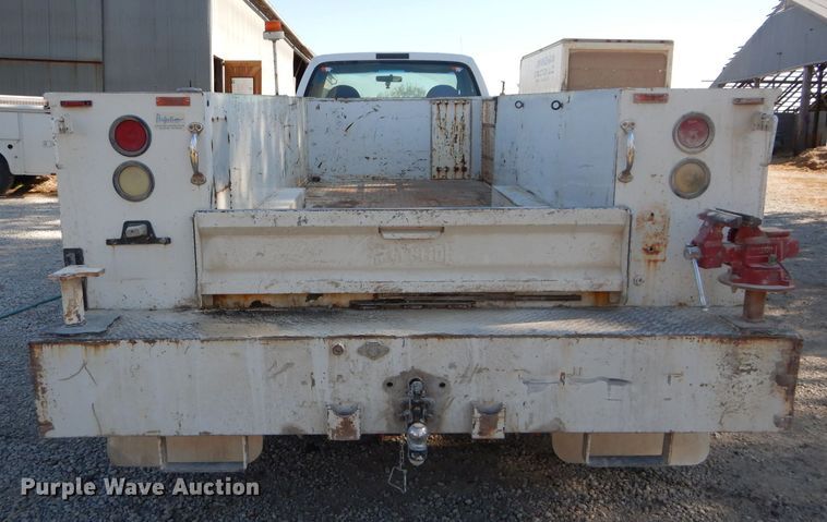 image for item DH2688 2002 Ford F550 Super Duty utility bed truck