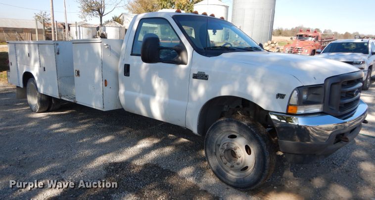 image for item DH2688 2002 Ford F550 Super Duty utility bed truck