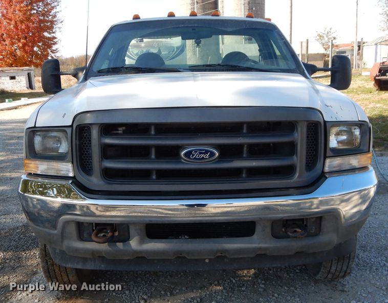 image for item DH2688 2002 Ford F550 Super Duty utility bed truck