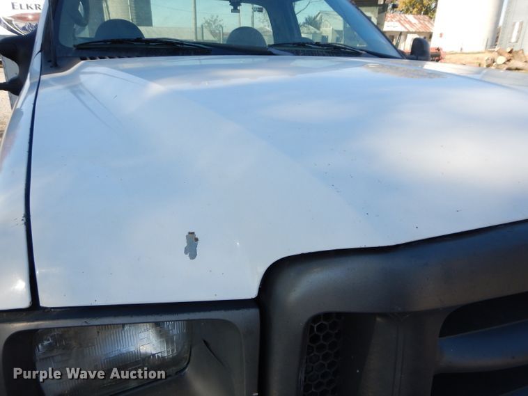 image for item DH2688 2002 Ford F550 Super Duty utility bed truck