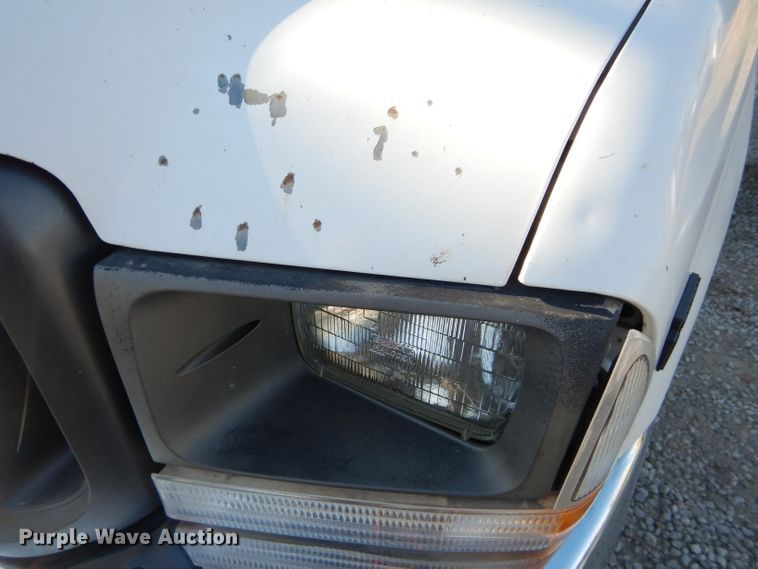 image for item DH2688 2002 Ford F550 Super Duty utility bed truck