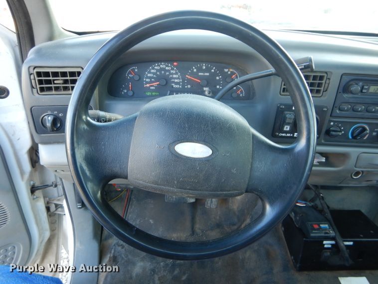 image for item DH2688 2002 Ford F550 Super Duty utility bed truck