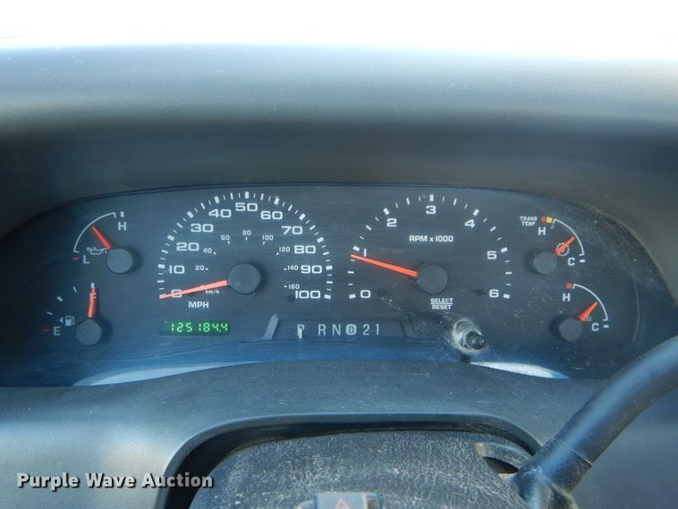 image for item DH2688 2002 Ford F550 Super Duty utility bed truck