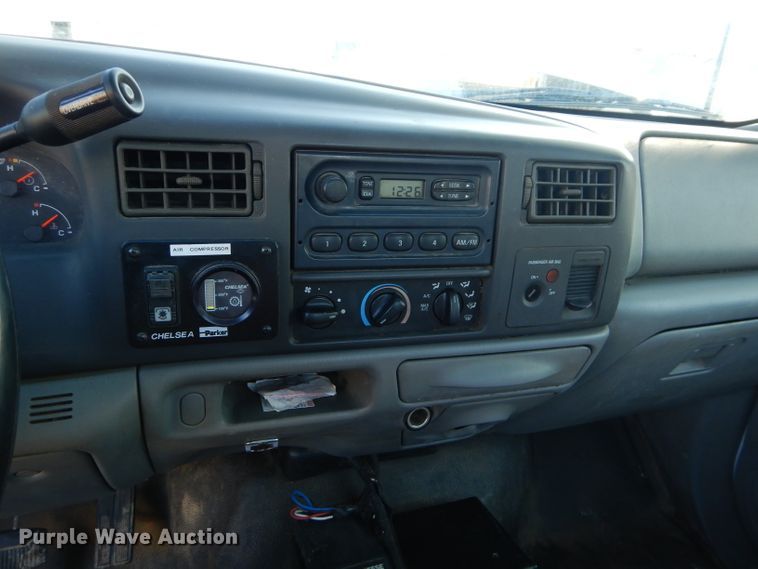 image for item DH2688 2002 Ford F550 Super Duty utility bed truck