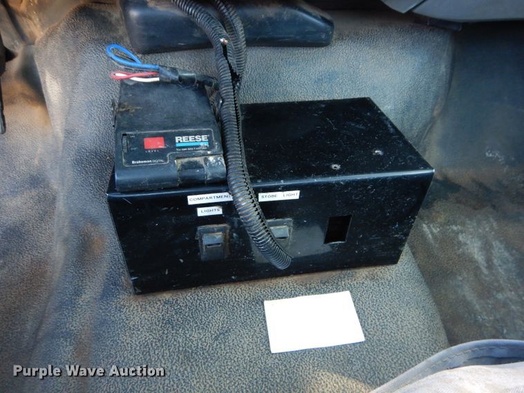 image for item DH2688 2002 Ford F550 Super Duty utility bed truck