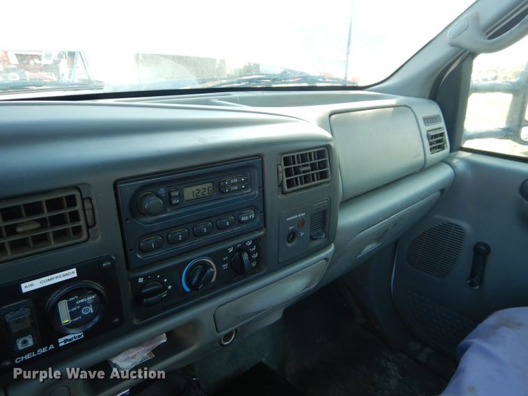 image for item DH2688 2002 Ford F550 Super Duty utility bed truck