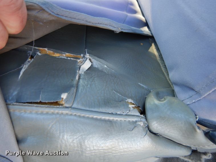 image for item DH2688 2002 Ford F550 Super Duty utility bed truck