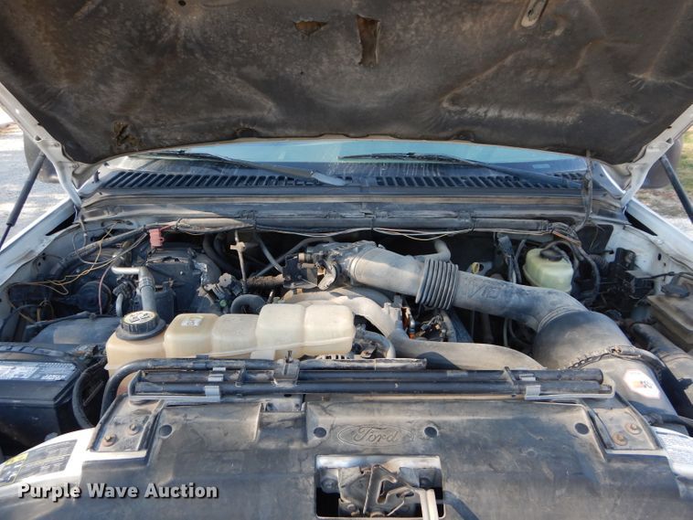 image for item DH2688 2002 Ford F550 Super Duty utility bed truck