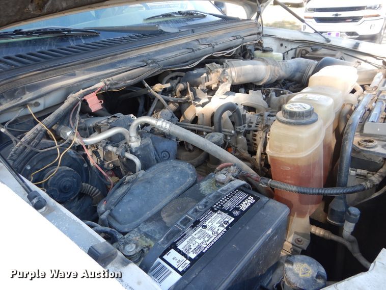 image for item DH2688 2002 Ford F550 Super Duty utility bed truck