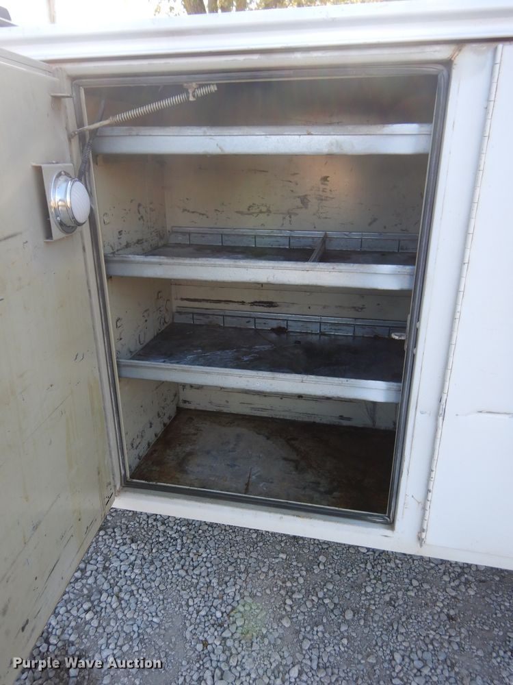 image for item DH2688 2002 Ford F550 Super Duty utility bed truck