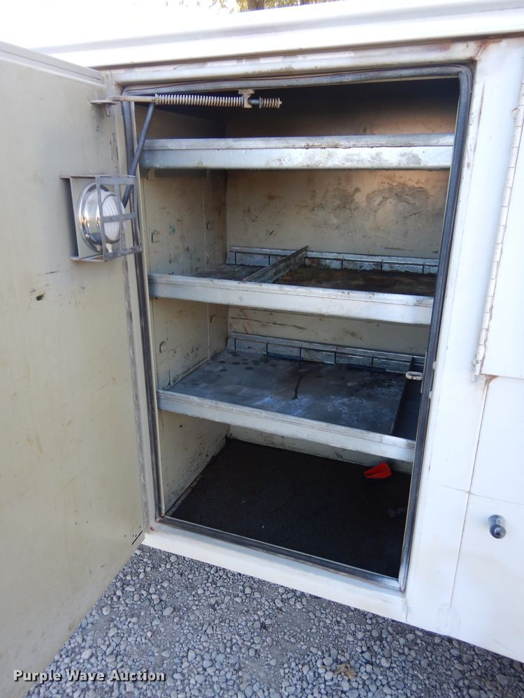 image for item DH2688 2002 Ford F550 Super Duty utility bed truck