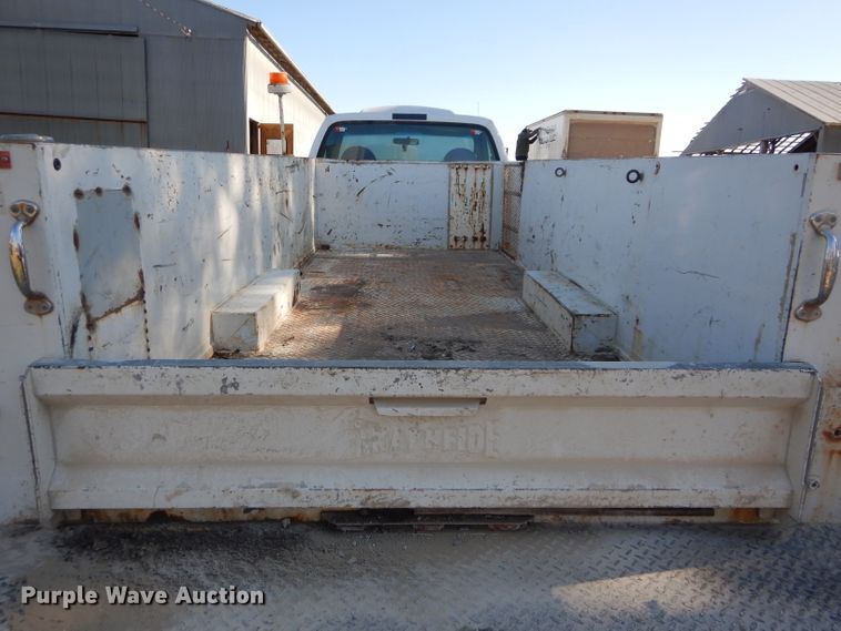 image for item DH2688 2002 Ford F550 Super Duty utility bed truck