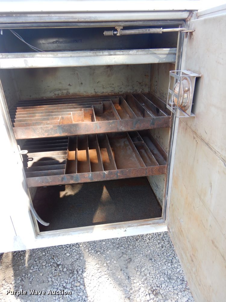 image for item DH2688 2002 Ford F550 Super Duty utility bed truck