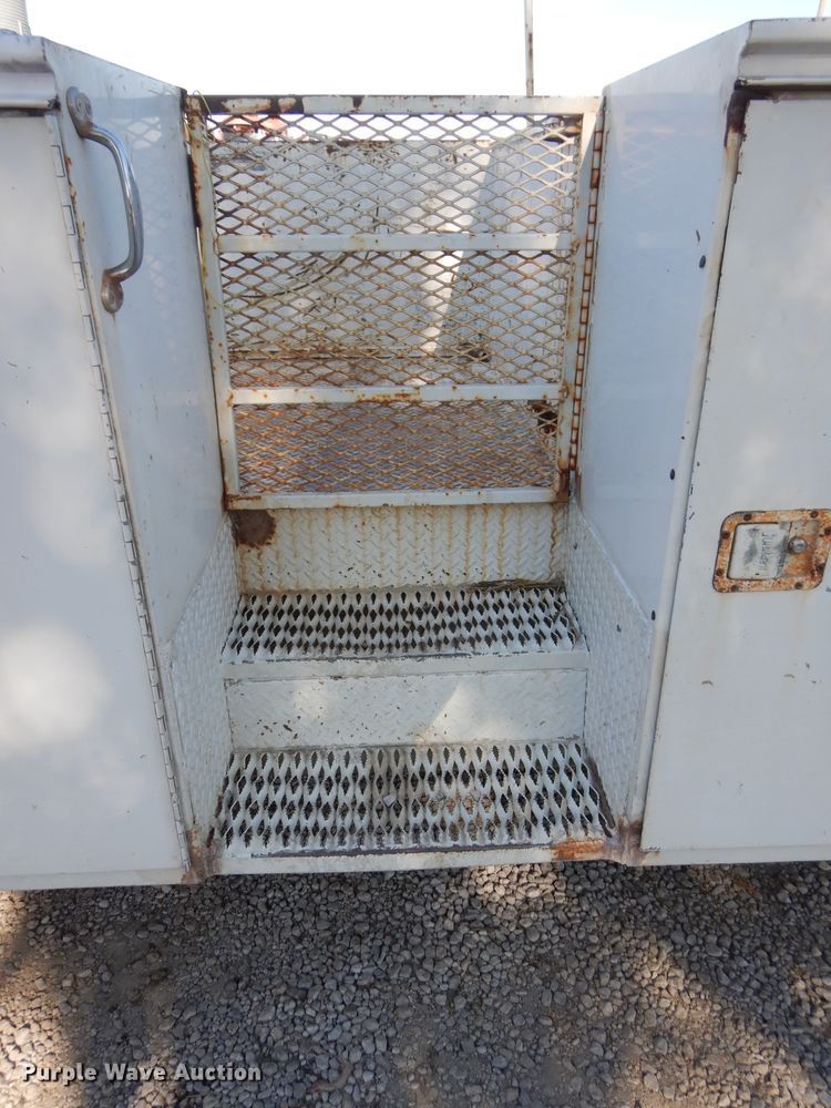 image for item DH2688 2002 Ford F550 Super Duty utility bed truck