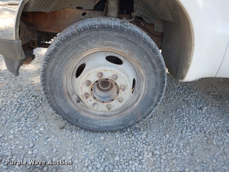 image for item DH2688 2002 Ford F550 Super Duty utility bed truck