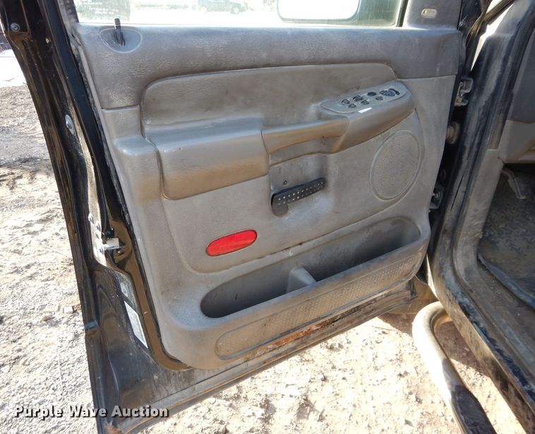 image for item DH2712 2004 Dodge Ram 2500 Quad Cab pickup truck
