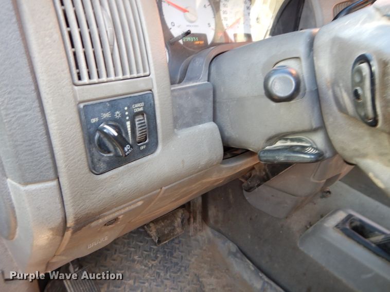 image for item DH2712 2004 Dodge Ram 2500 Quad Cab pickup truck