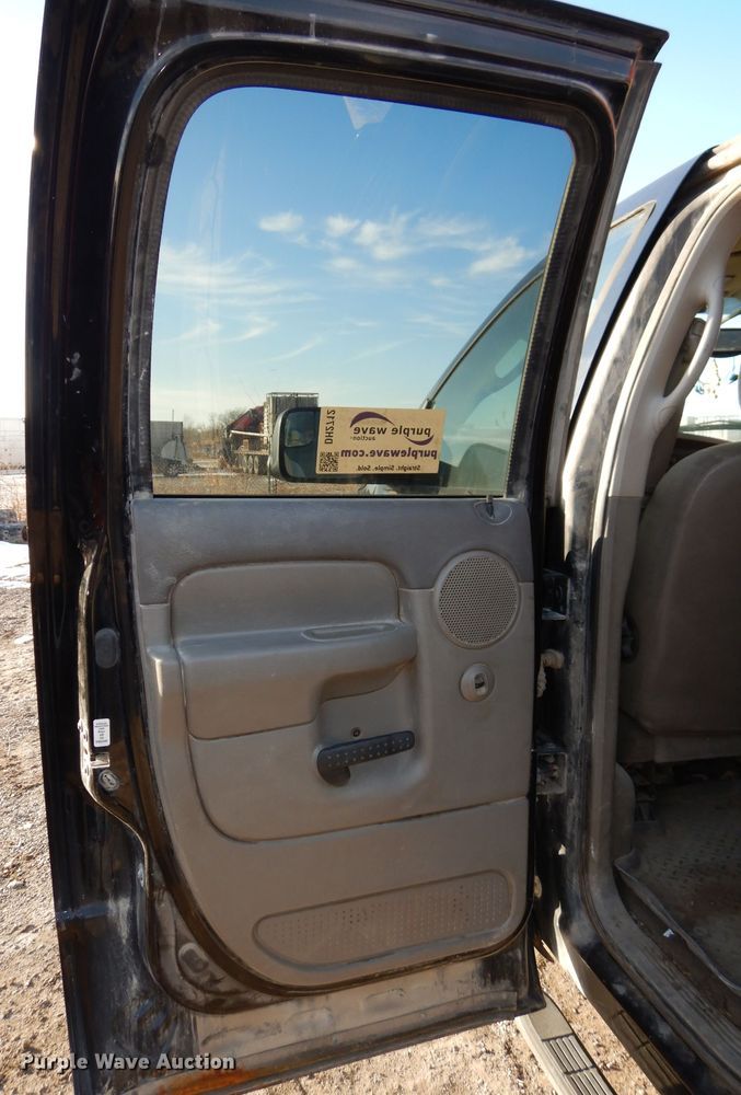 image for item DH2712 2004 Dodge Ram 2500 Quad Cab pickup truck
