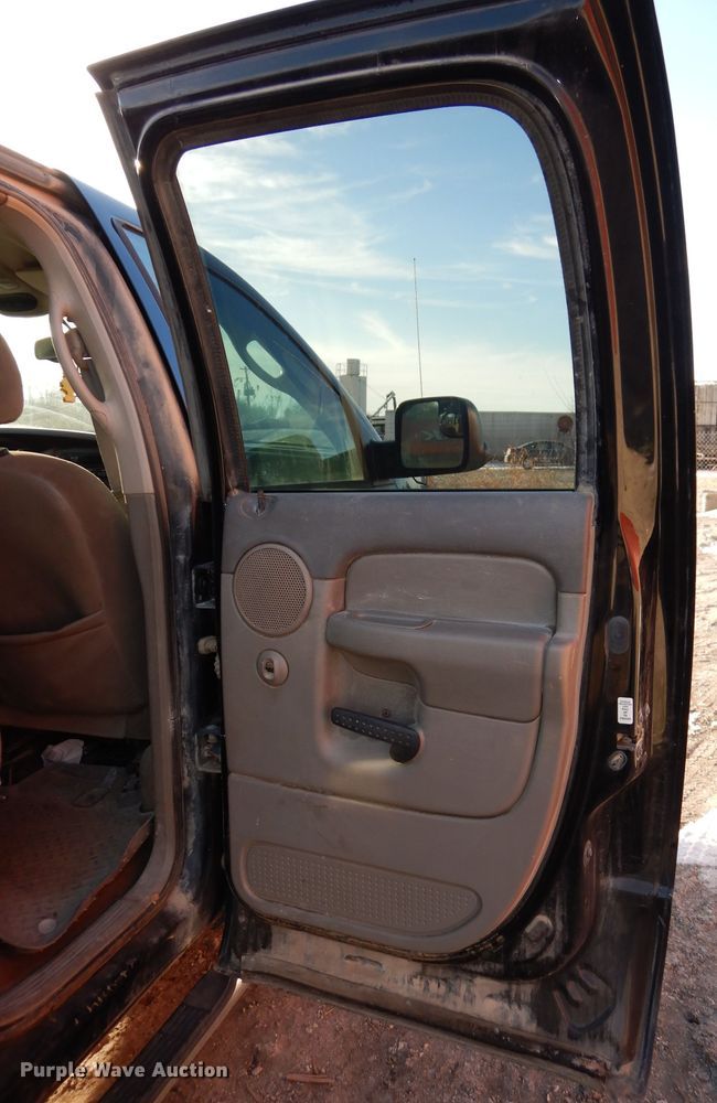 image for item DH2712 2004 Dodge Ram 2500 Quad Cab pickup truck