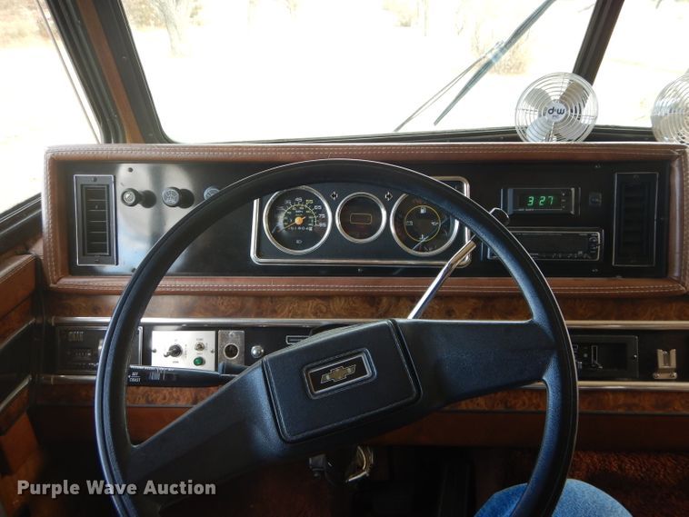 image for item DH2733 1985 Chevrolet Allegro RV