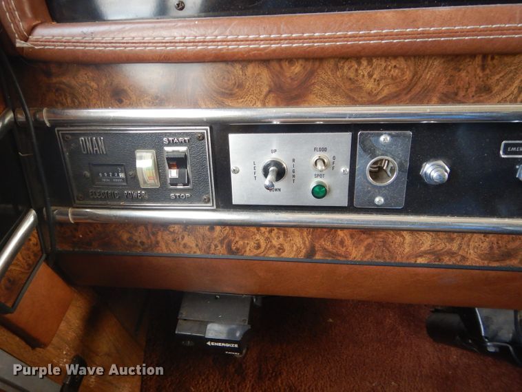 image for item DH2733 1985 Chevrolet Allegro RV