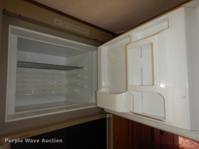 image for item DH2733 1985 Chevrolet Allegro RV