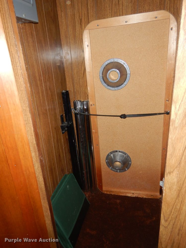 image for item DH2733 1985 Chevrolet Allegro RV