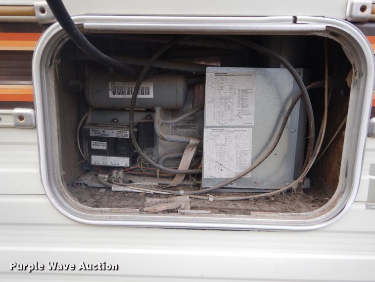 image for item DH2733 1985 Chevrolet Allegro RV