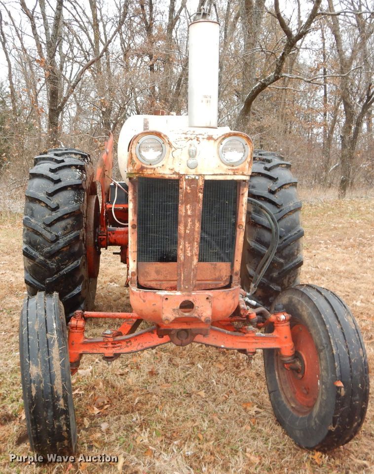 image for item DH4250 Case 900 tractor