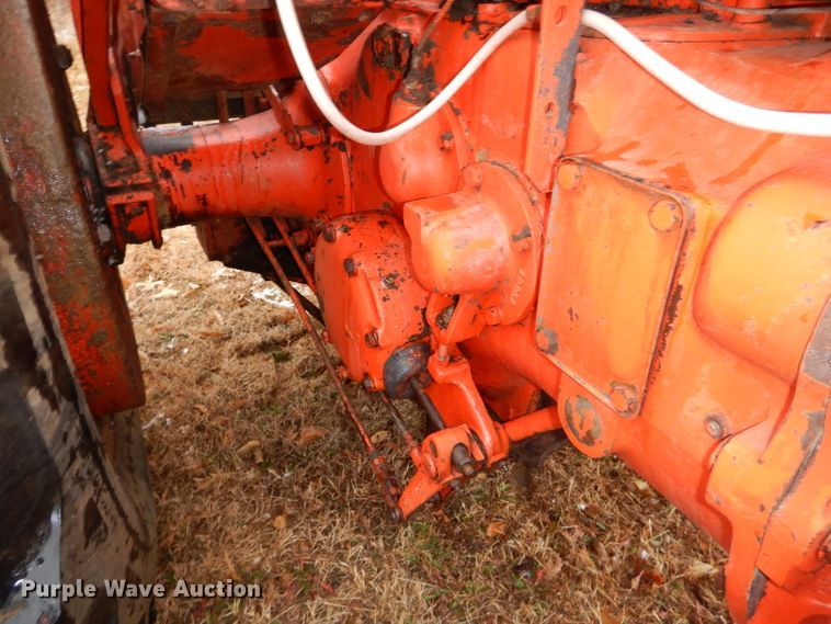 image for item DH4250 Case 900 tractor