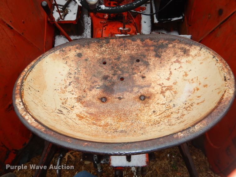 image for item DH4250 Case 900 tractor