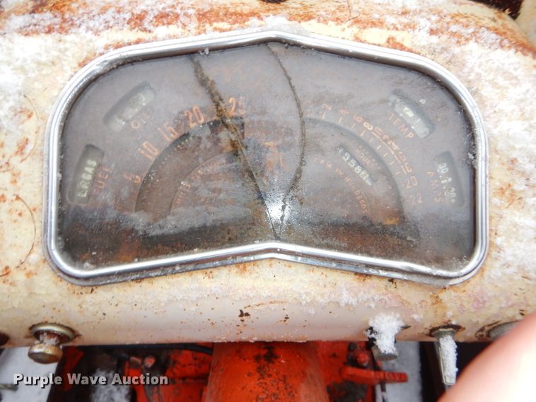 image for item DH4250 Case 900 tractor