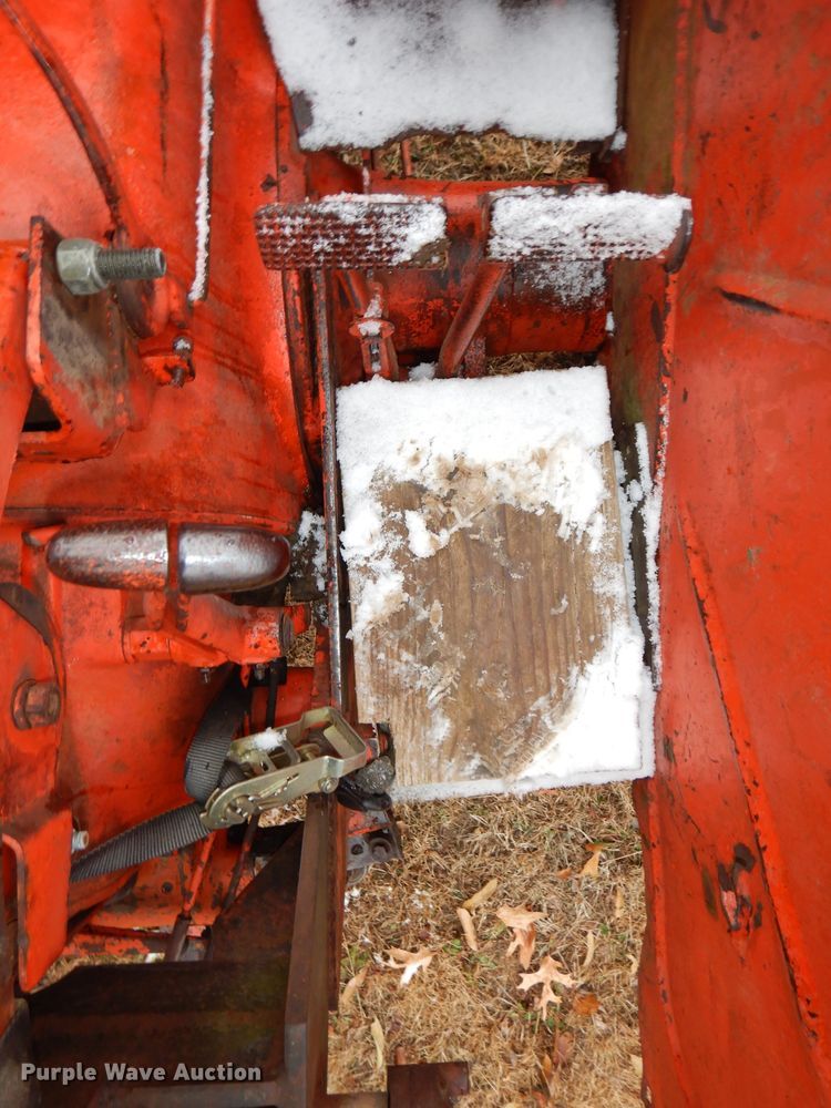 image for item DH4250 Case 900 tractor