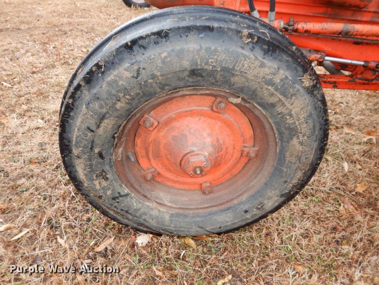 image for item DH4250 Case 900 tractor