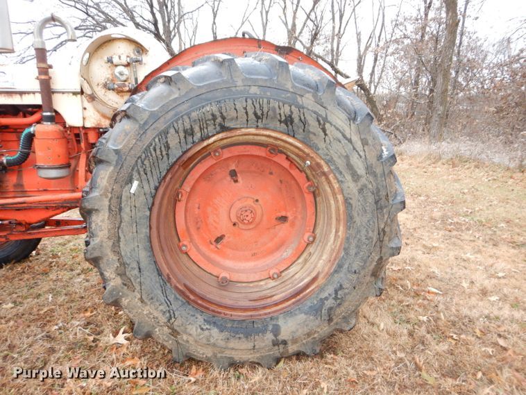image for item DH4250 Case 900 tractor