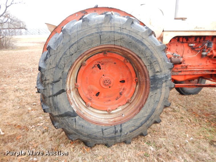 image for item DH4250 Case 900 tractor