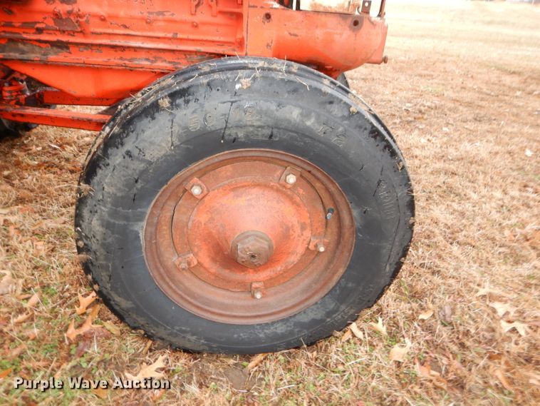 image for item DH4250 Case 900 tractor